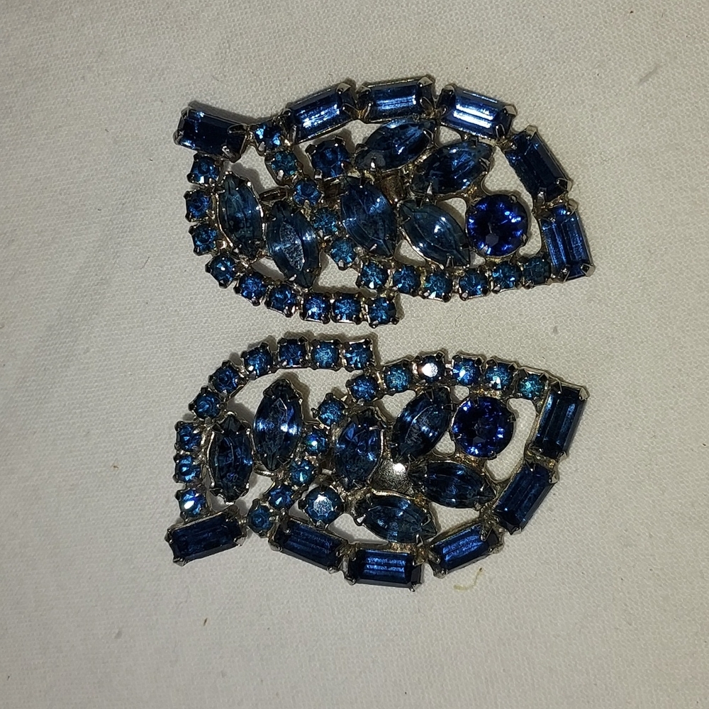 Cobalt blue 💙 Rhinestone vintage clip-ons earrings retro sapphire blue 💙 - Picture 9 of 10